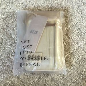 NWT BÉIS The Puff Pouch from THE HIGH LINE